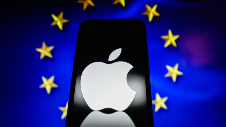 Apple loses EU courtroom battle over 13 billion euro tax invoice in Eire