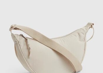 *HOT* GapFit Crossbody Bag simply $6.40 shipped, plus extra!