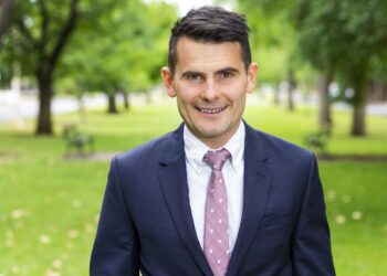 Continuous hammer time: 10 auctions in 10 hours for Harris agent Tom Hector