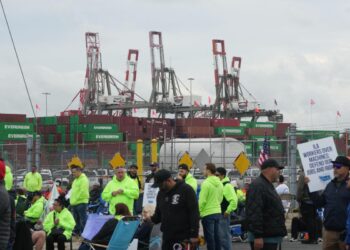 How a lot do dockworkers make? What to learn about wages amid ILA port strike