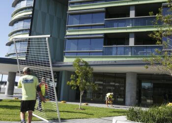 Opal Tower penthouse resells for highest value paid since constructing evacuated for harmful cracking