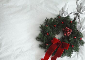 18 Vacation Wreath Concepts for Festive Cheer at Residence
