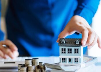 How Billionaires Hold Beating the Market—And How You Can Too