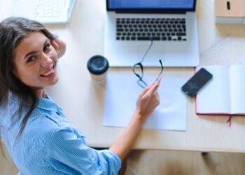 Unlock Further Money: Revolutionary Facet Hustles for Ladies within the Digital Age!