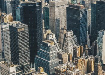 The Interaction Between Cap Charges and Curiosity Charges