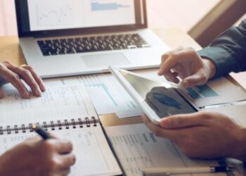 7 Limitations Retaining You From Monetary Freedom (and How one can Break By Them)