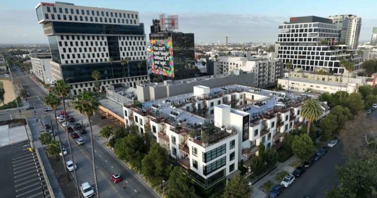 L.A. Metropolis Council offers ultimate approval to housing rezoning plan