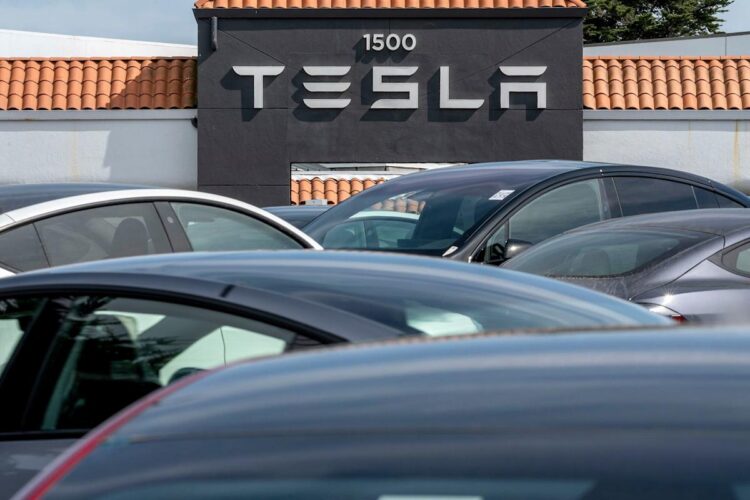 Tesla’s Retail Followers Purchase the Inventory at a Tempo By no means Seen Earlier than