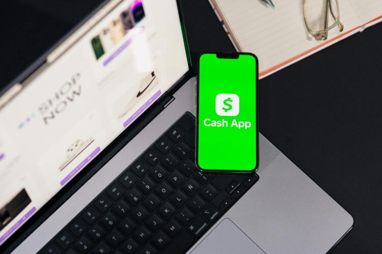 Borrowing Cash from Money App: Is It Price It or a Debt Entice?