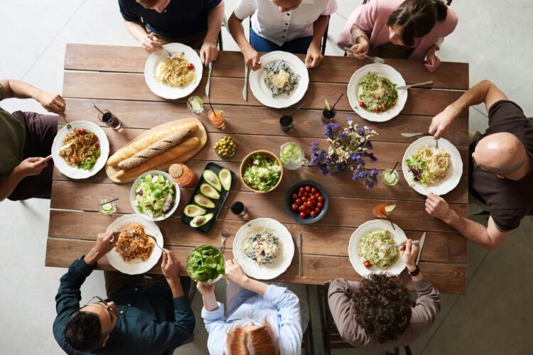 Why Is Dinner Time At all times So Chaotic? 10 Methods to Make It (Virtually) Stress-Free