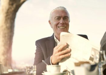 8 Execs and Cons of Early Retirement