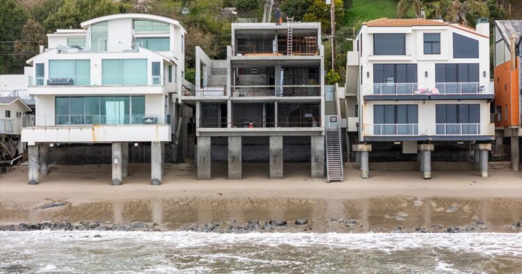 A Malibu mansion infamously owned by Kanye West could also be sizzling once more