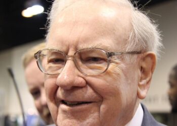 Warren Buffett Talks Tariffs, Market Volatility, and Stepping Down as CEO at Berkshire Hathaway’s Annual Assembly