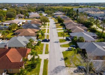 Jamie Dimon Referred to as Out Traders—Are We Too Complacent Concerning the Financial system?