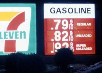 These Photographs of Nineties Costs Will Have You Desirous to Journey Again in Time