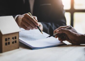 How can I preserve up to date on a father or mother’s belief, particularly if the executor dies or lawyer retires?