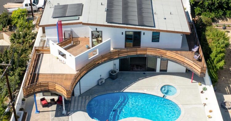 They tore down their L.A. midcentury dwelling and constructed a contemporary new one