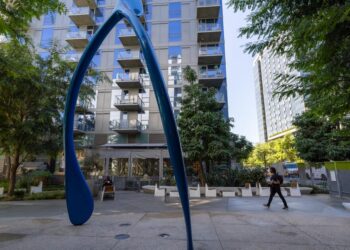 New 51-story house tower in downtown L.A. will get metropolis nod