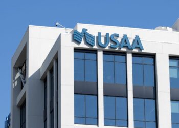 4 prime executives go away USAA