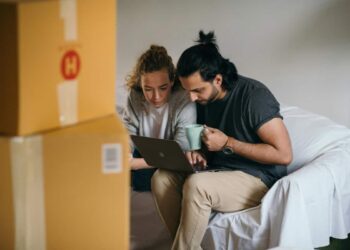 7 Pink Flags in an Provide on a Home Each Vendor Should Know