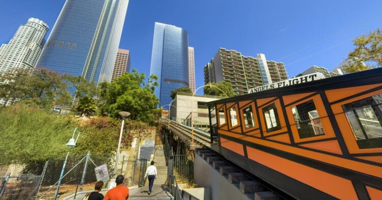 Bunker Hill tower One California Plaza goes into receivership