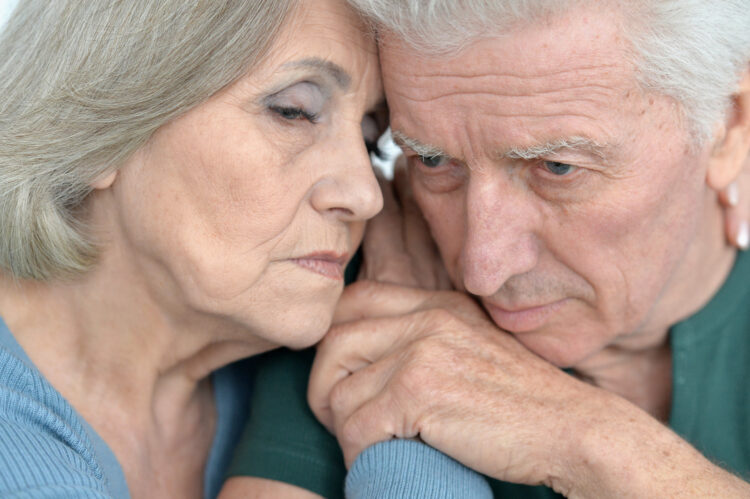 What Occurs When {Couples} Outlive Their Insurance coverage Protection?