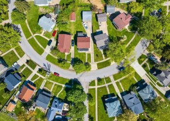 Who Pays for a Particular Evaluation at Closing?