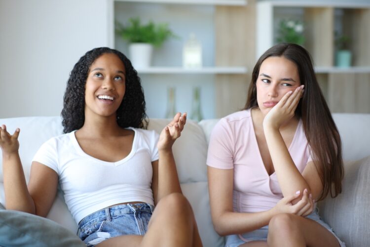 7 Societal Assumptions That Strike Hardest at {Couples} With out Youngsters