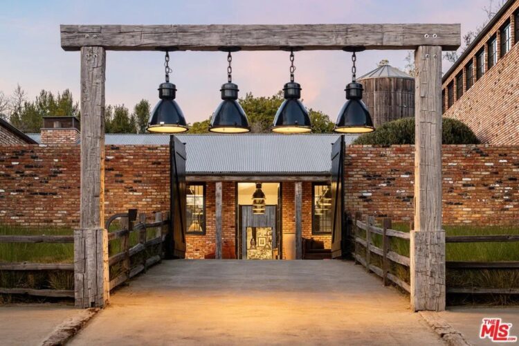 EXCLUSIVE: Diane Keaton’s $28.9 Million Pinterest Home Was Taken Off the Market Simply 2 Weeks Earlier than Her Loss of life