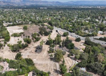 A Woodland Hills nursery is popping right into a cemetery. Some locals are combating it