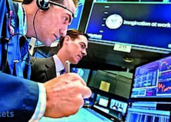 US shares: S&P 500, Nasdaq finish larger on Amazon-OpenAI deal; Fed path ahead grows murky