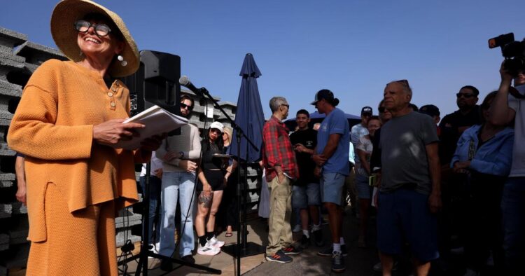 ‘Herd immunity’: Pushing a coastal neighborhood to turn out to be fireproof after the Palisades fireplace