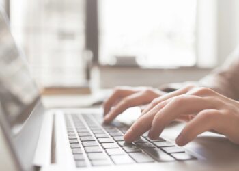 How To Borrow Pupil Loans For School Mid-12 months