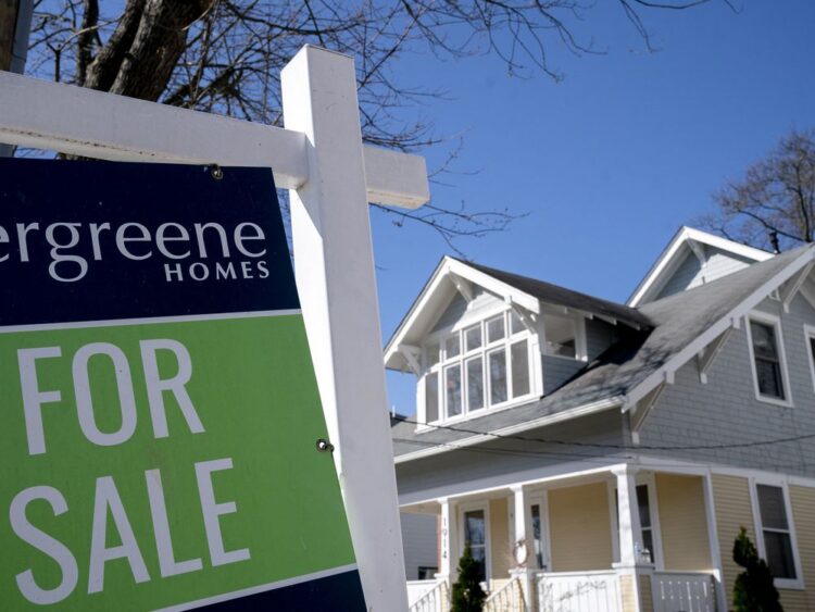 Garry Marr: For Canadians who personal actual property within the U.S., resolution to promote comes at a price