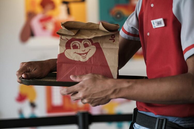 McDonald’s Rival Jollibee Soars on Plan to Record World Unit