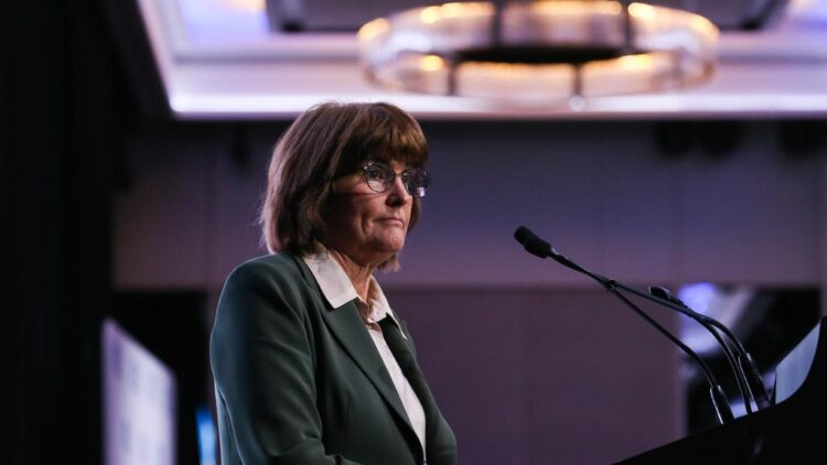 Huge banks inform debtors to brace for RBA fee hike