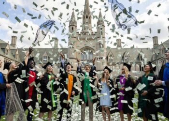 $200,000 Is Now Thought-about Low Revenue Or Poor For Households