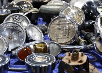 Fund buys management of automotive components co M PInes for NIS 500m