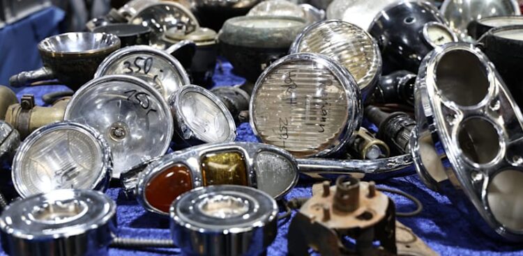 Fund buys management of automotive components co M PInes for NIS 500m