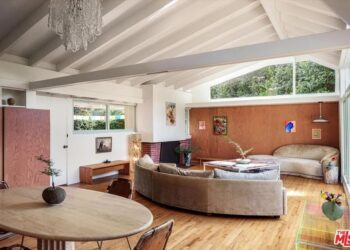 ‘Modernist Grasp’ R.M. Schindler’s Famed Druckman Residence Returns to the Market in L.A. With Vital Value Reduce