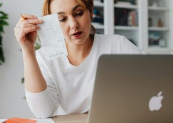 How Some Seniors Are Chopping Hidden Charges From Their Month-to-month Payments This Winter