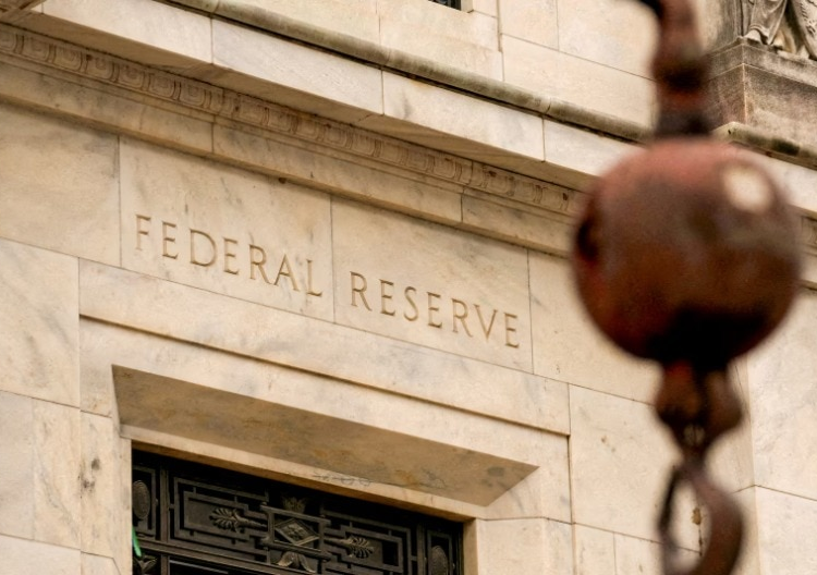 US Federal Reserve retains benchmark rates of interest unchanged
