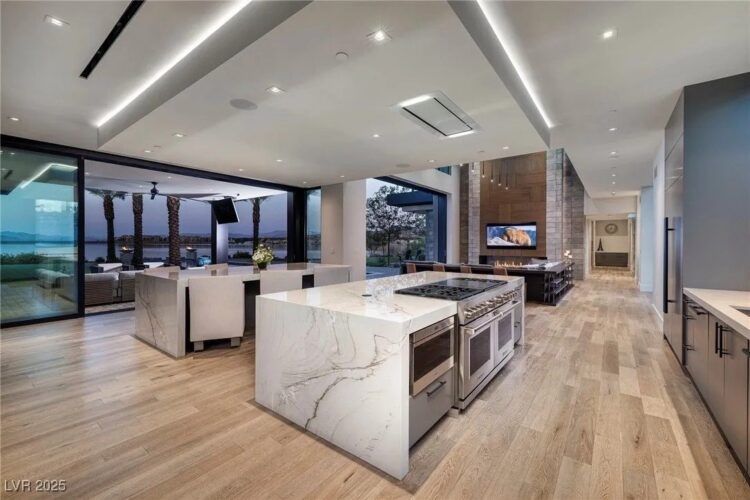 Waterfront Lake Las Vegas Property Designed by Frank Lloyd Wright’s Apprentice Undergoes Hefty Worth Reduce