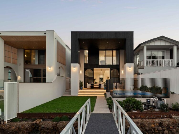 House owners make ‘regretful’ determination to promote new luxurious Bulimba river residence