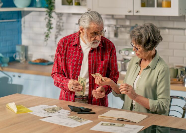 Why Extra {Couples} Are Shifting Money Into Excessive-Yield Accounts