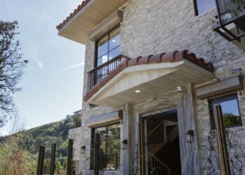 Can fire-resistant houses be attractive? ‘You be the decide,’ says this Palisades architect