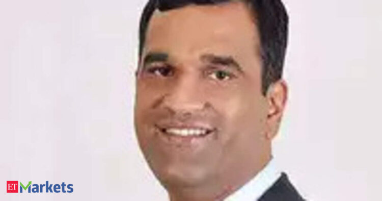 Madhusudan Kela picks beaten-down smallcap bets; buys Indiabulls, Simplex Infra in This fall