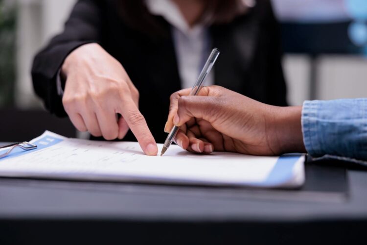 Guide Contracts and E&O Claims