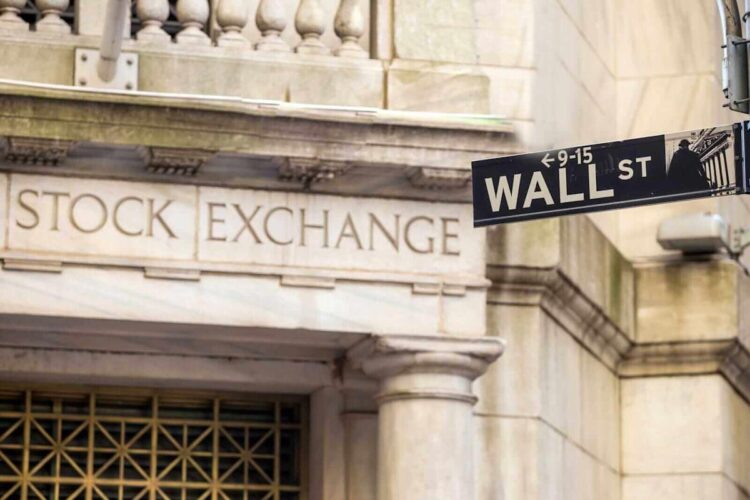 Shares End Larger on Stable Earnings and a Resilient Labor Market