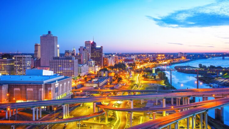 Mother-and-Pop Traders Dominate Actual Property Market as Wall Avenue Backs Out